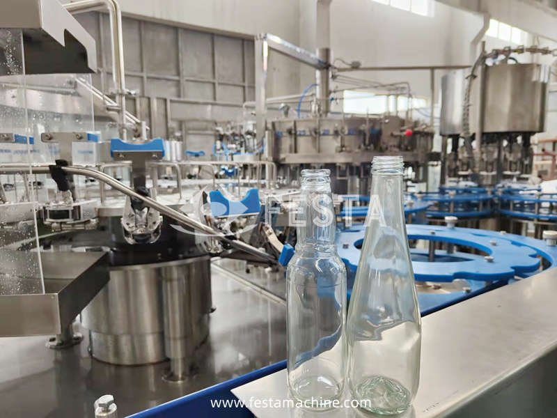 BDXGF32-32-10-10 Glass Bottle Carbonated Filling Machine two bottles