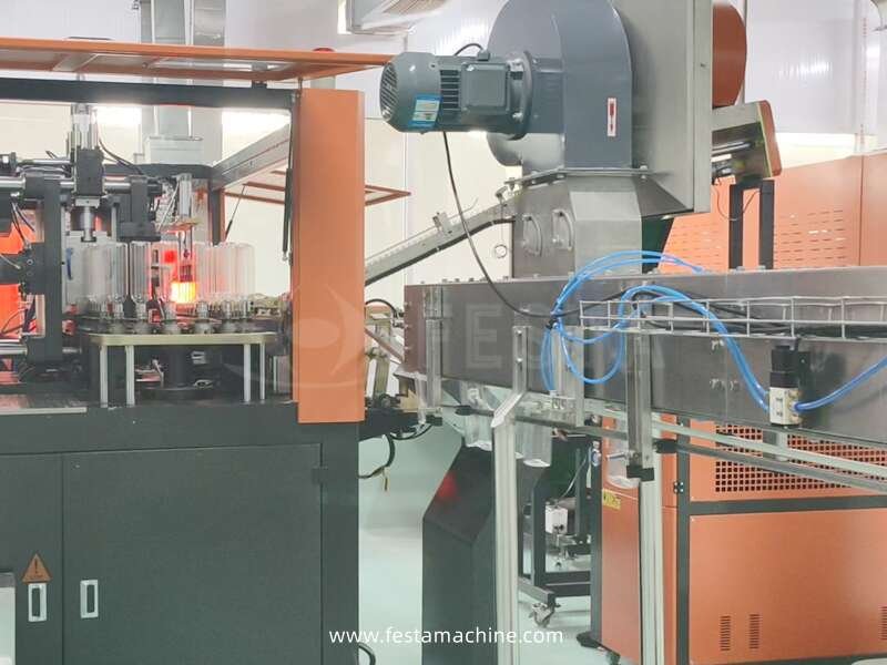 bottle air conveyor connect to bottle blower